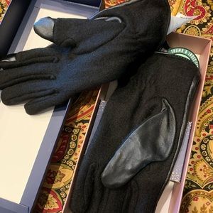 Adrienne Vittadini Leather Screen Touch Gloves NWT